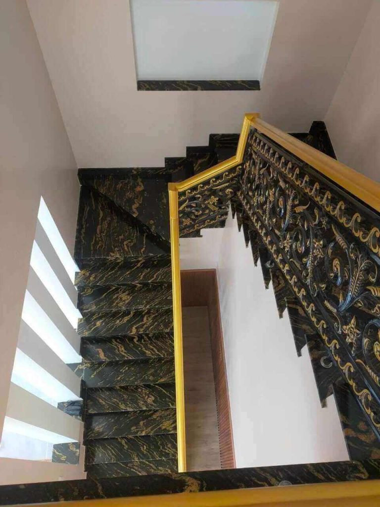 Cắt đá ốp cầu thang